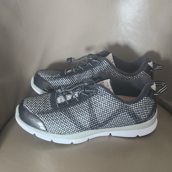 DR. COMFORT MEN'S SIZE 10W SHOE.  $33 - Picture 2 of 15